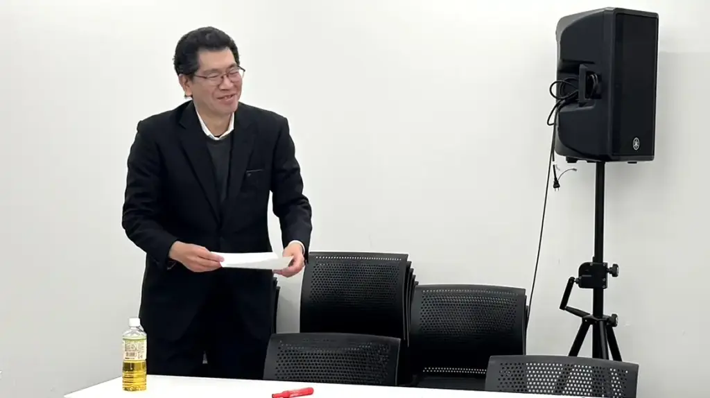 シャイニー従業員